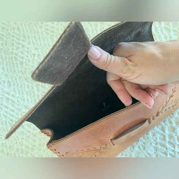 Tan Floral Embossed Clutch 100% Leather - Picture 3 of 3